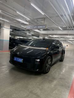 Li Auto i6 AWD Edition - photo 1