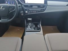 Lexus ES 200 Excellence Edition - фото 19