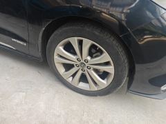 Toyota Sienna Dual-Engine 2.5L Platinum Edition - ფოტო 6