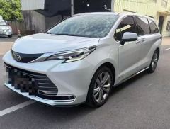 Toyota Sienna Dual-Engine 2.5L RWD Luxury Edition - фото 1