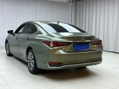 Lexus ES 200 Excellence Edition - ფოტო 9