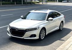 Honda Accord 260TURBO Luxury Edition - фото 1