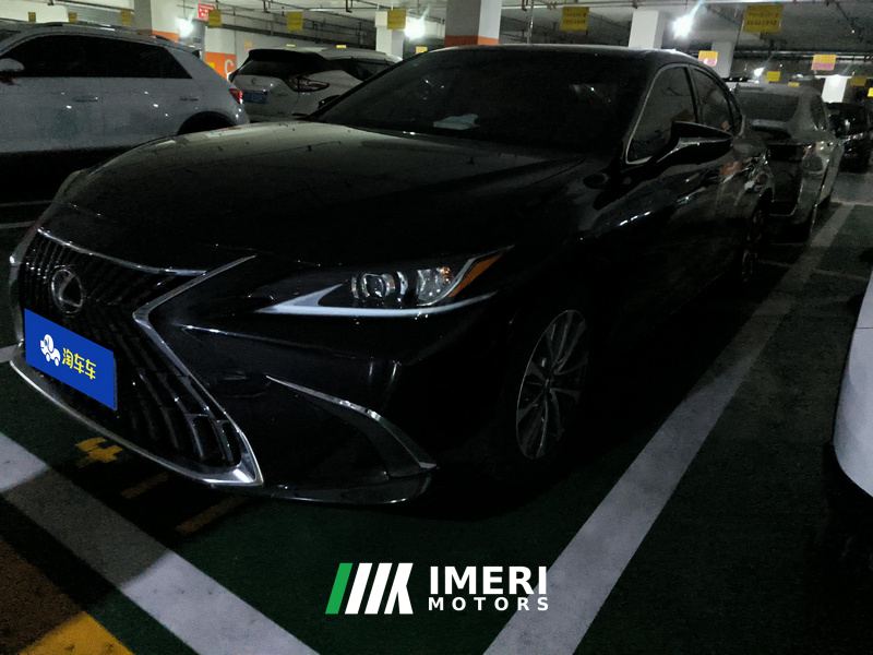 Lexus ES 200 Excellence Edition - автомобиль из Китая