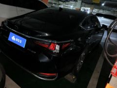 Lexus ES 200 Excellence Edition - фото 2