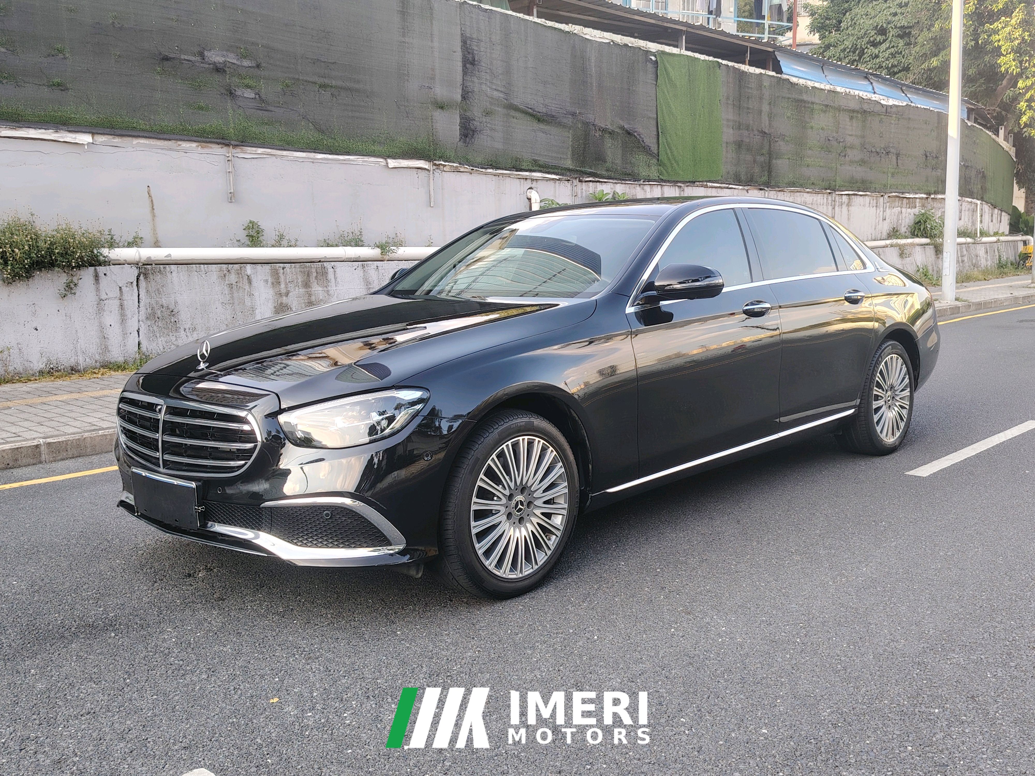 Mercedes-Benz E Class E-Class Facelift E 300 L Luxury