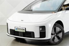 Li Auto i8 Standard Edition - photo 2