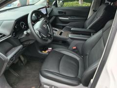 Toyota Sienna Dual-Engine 2.5L RWD Comfort Edition - ფოტო 14