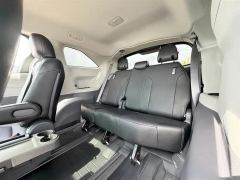 Toyota Sienna Dual-Engine 2.5L RWD Comfort Edition - ფოტო 12