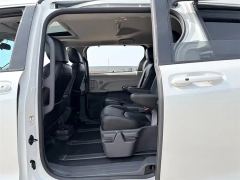 Toyota Sienna Dual-Engine 2.5L RWD Comfort Edition - ფოტო 5