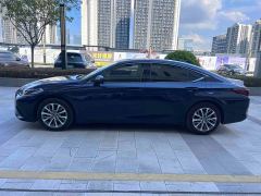 Lexus ES 200 Excellence Edition - фото 3