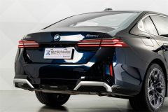 BMW 5 Series 530Li Luxury M Sport Package - photo 7