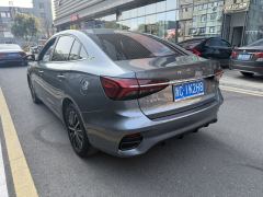 Roewe i5 1.5L CVT Black Gold Edition - ფოტო 3