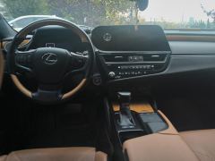 Lexus ES 300h Premium Edition - ფოტო 16