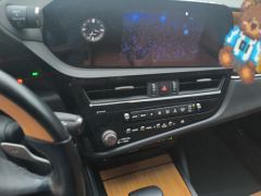 Lexus ES 300h Premium Edition - ფოტო 17