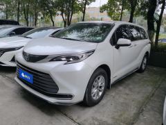 Toyota Sienna 2.5L Hybrid Prestige Edition - photo 1