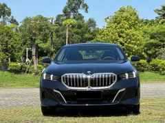BMW 5 Series 530Li Luxury M Sport Package - ფოტო 2