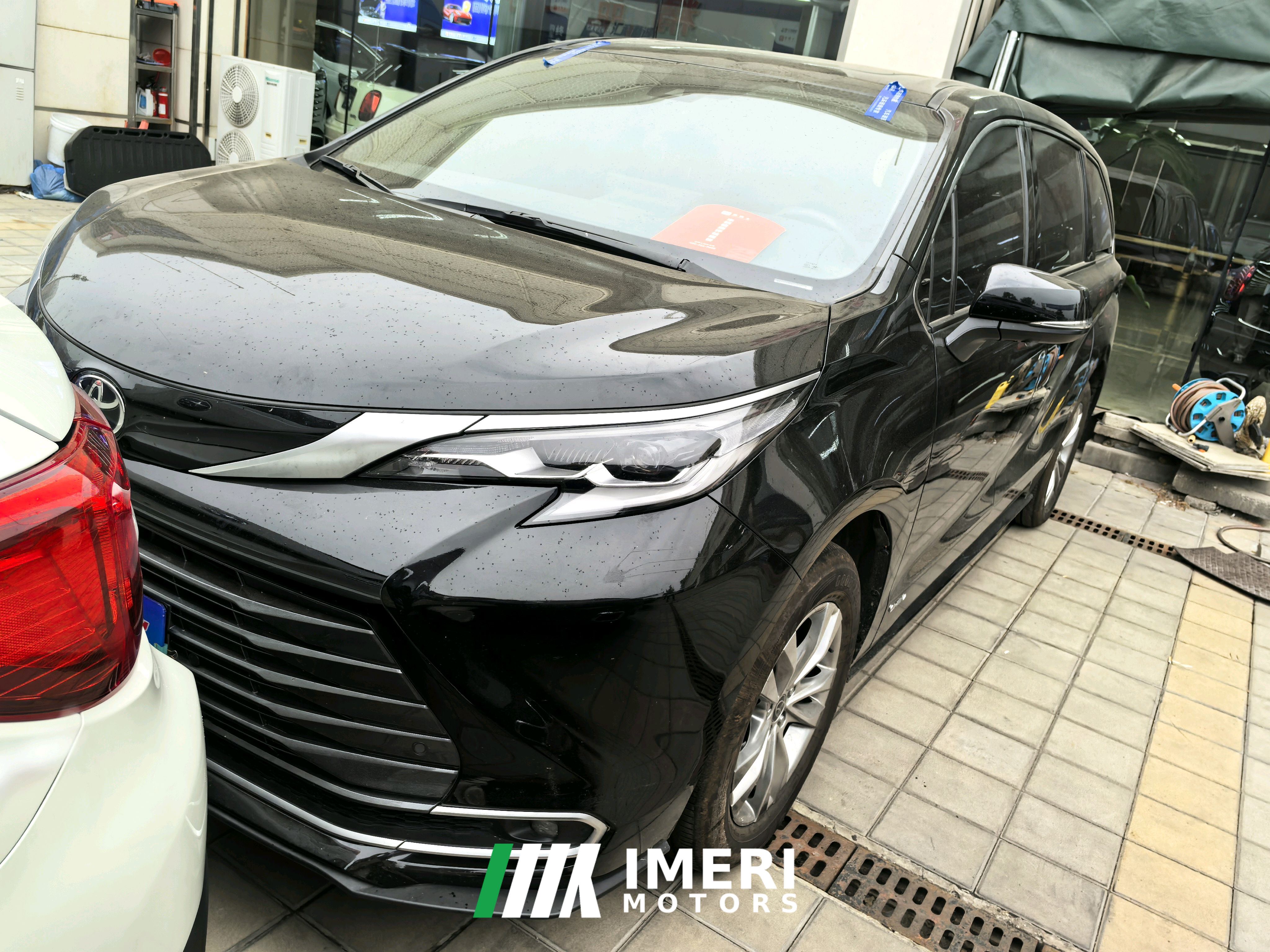 Toyota Sienna Dual-Engine 2.5L 4WD Prestige Edition