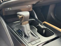 Lexus ES 200 Excellence Edition - ფოტო 14