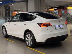 Tesla Model Y Rear-Wheel Drive - ფოტო 4