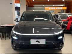 Tesla Model Y Rear-Wheel Drive - ფოტო 2