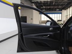 Hyundai Elantra 1.5L CVT Black Knight Limited Edition - ფოტო 12