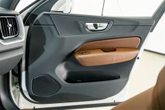 Volvo XC60 B5 AWD Smart Luxury Edition - ფოტო 15