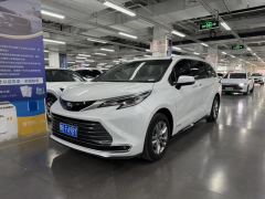 Toyota Sienna Dual-Engine 2.5L Supreme Edition - ფოტო 1