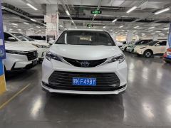 Toyota Sienna Dual-Engine 2.5L Supreme Edition - ფოტო 2