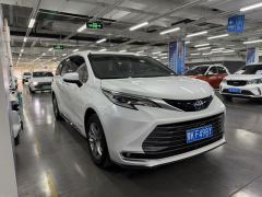 Toyota Sienna Dual-Engine 2.5L Supreme Edition - ფოტო 3