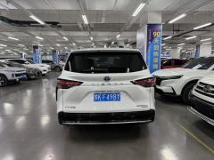 Toyota Sienna Dual-Engine 2.5L Supreme Edition - ფოტო 8