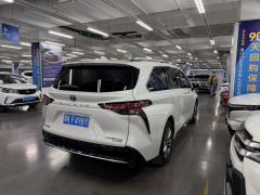 Toyota Sienna Dual-Engine 2.5L Supreme Edition - ფოტო 9