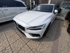 Volvo S60 B4 Intelligent Remote Luxury Edition - ფოტო 1