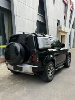 Land Rover Defender 90 3.0T P400 Dark Edition - ფოტო 5