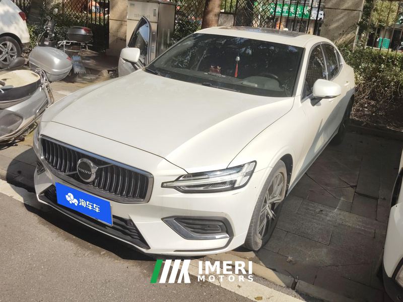 Volvo S60 B4 Smart Luxury Edition