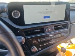 Lexus ES 300h Premium Edition - ფოტო 17