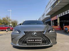 Lexus ES 200 Excellence Edition - ფოტო 3