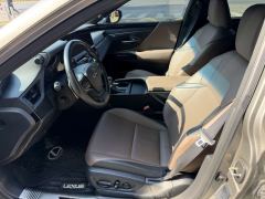 Lexus ES 200 Excellence Edition - ფოტო 4
