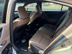 Lexus ES 200 Excellence Edition - ფოტო 5