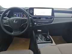 Lexus ES 200 Excellence Edition - ფოტო 16