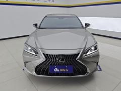 Lexus ES 200 Excellence Edition - ფოტო 3