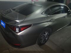 Lexus ES 200 Excellence Edition - ფოტო 2