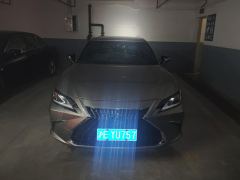 Lexus ES 200 Excellence Edition - ფოტო 3