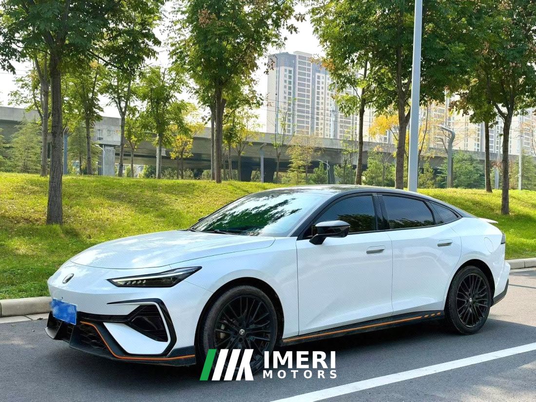 Changan UNI-V Third Generation 2.0T Dynamic Engine Edition - автомобиль из Китая