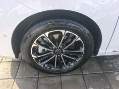 Roewe MG iMAX8 400TGI Premium - photo 2