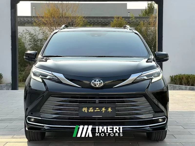 Toyota Sienna Dual-Engine 2.5L RWD Luxury Edition