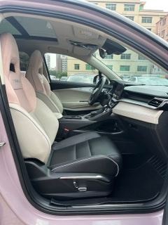Lynk & Co 06 1.5T Shero Pink Special Edition - photo 7