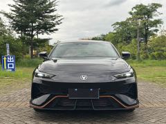 Changan UNI-V 1.5T PHEV Version - ფოტო 2