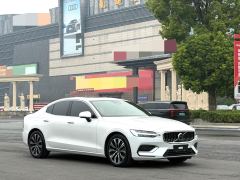 Volvo S60 B4 Intelligent Remote Luxury Edition - ფოტო 3