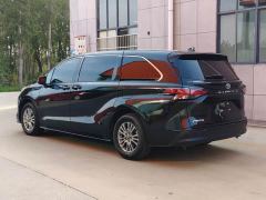 Toyota Sienna 2.5L Hybrid Luxury - ფოტო 7