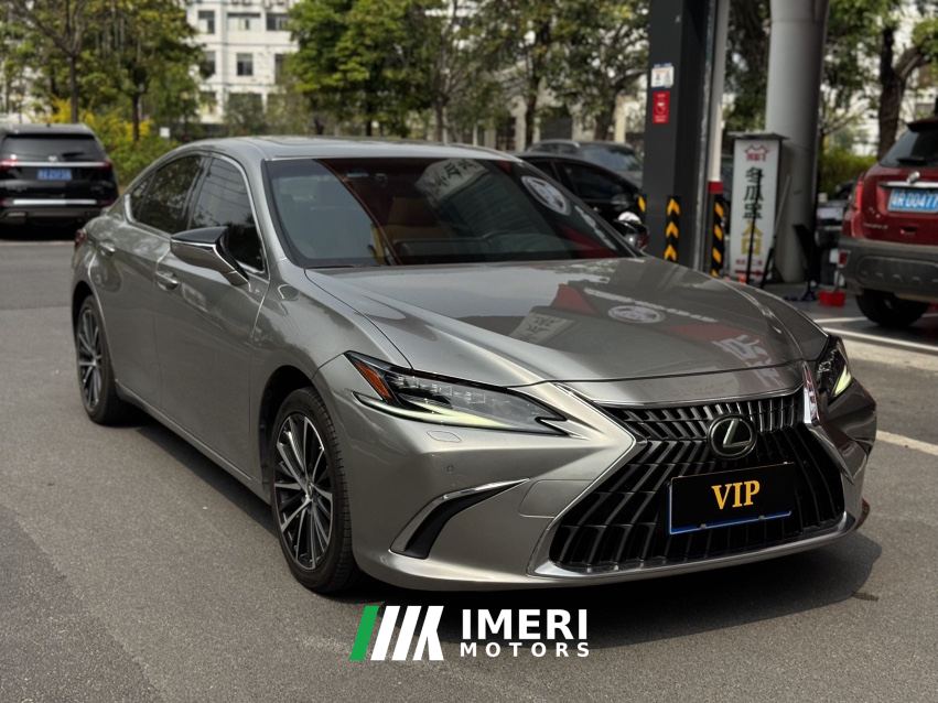 Lexus ES 300h Premium Edition - ავტომობილი ჩინეთიდან